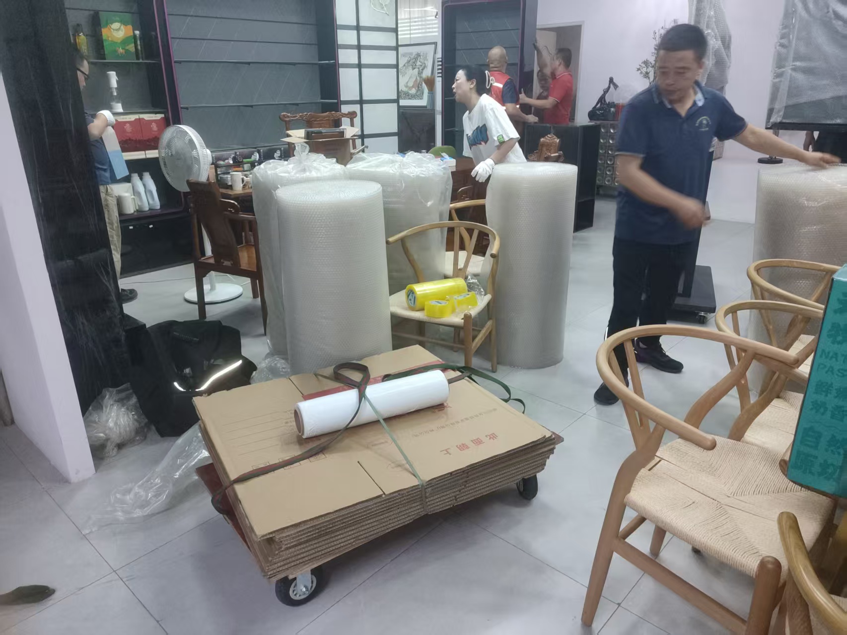 企業(yè)搬家資料打包，我們專(zhuān)業(yè)為您服務(wù)！